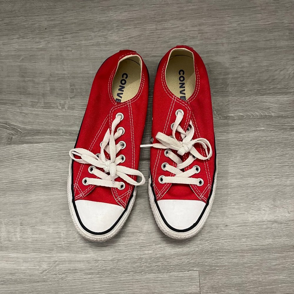 Red lowtop Converse